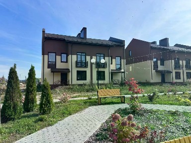 Продается 3-этажный таунхаус, 200 м²