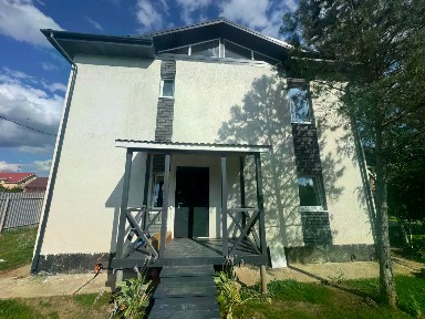 Сдается 2-этажный дом, 200 м²