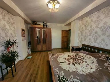 Продается 4-комн. квартира, 85 м²
