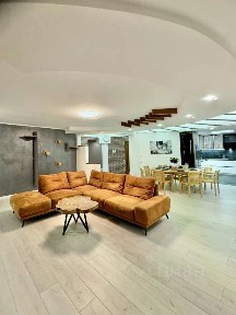Продается 4-комн. квартира, 179,6 м²