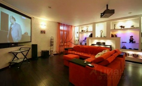 Сдается 3-комн. квартира, 122 м²