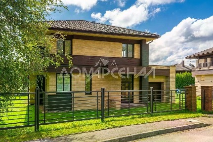 Продается 2-этажный дом, 344 м²