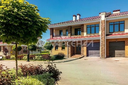 Продается 2-этажный таунхаус, 434,3 м²