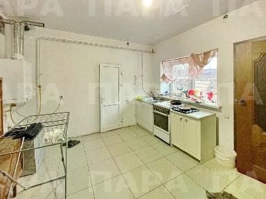 Сдается 2-этажный дом, 200 м²