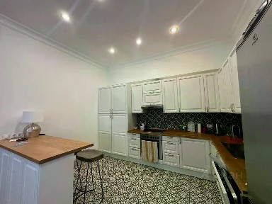 Сдается 3-комн. квартира, 130 м²