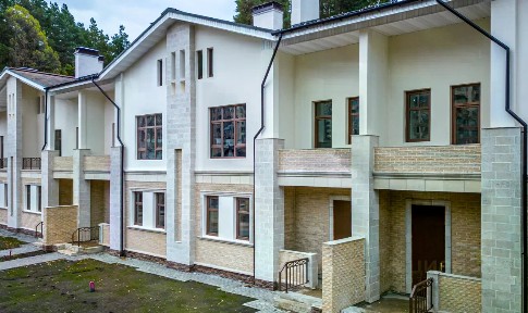Продается 3-этажный таунхаус, 216,4 м²