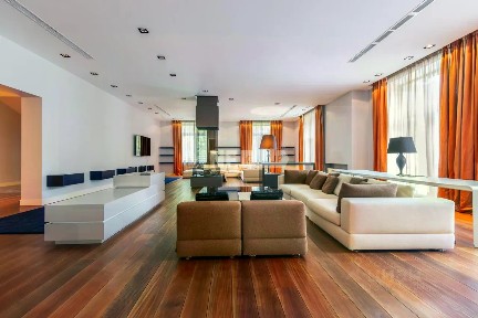 Продается 2-этажный коттедж, 1 350 м²