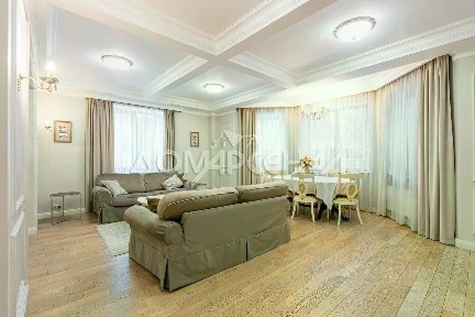 Продается 3-этажный дом, 282,2 м²