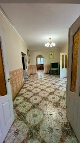 Продается 3-этажный дом, 499 м²