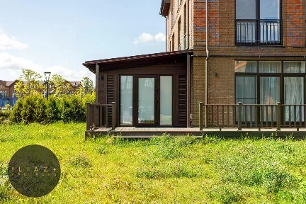 Продается 3-этажный таунхаус, 175 м²
