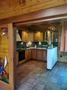 Продается 3-этажный дом, 270 м²