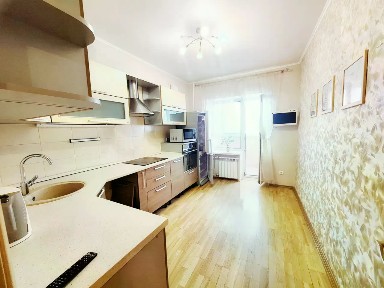Продается 2-комн. квартира, 65,2 м²