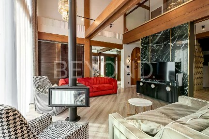 Продается 2-этажный дом, 301,2 м²