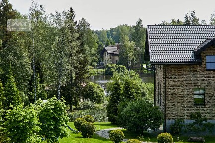 Продается 2-этажный дом, 527 м²
