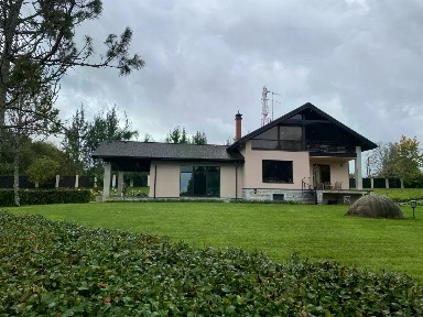 Продается 2-этажный дом, 370 м²