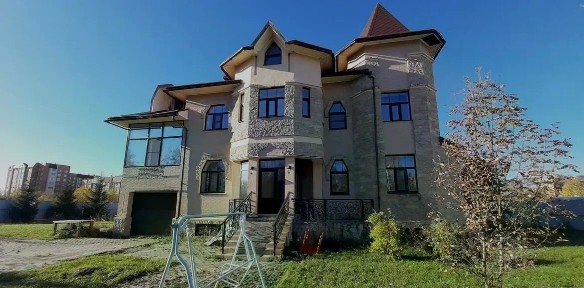 Продается 3-этажный коттедж, 257 м²