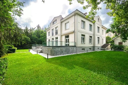 Сдается дом, 1 200 м²