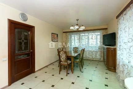 Продается 3-этажный таунхаус, 211,8 м²