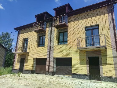 Продается 3-этажный таунхаус, 183,2 м²