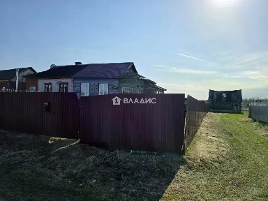 Продается 1/2 часть дома, 50 м²