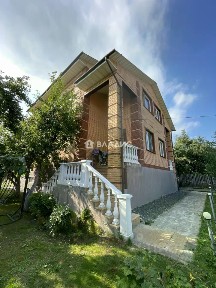 Продается 3-этажный дом, 302 м²