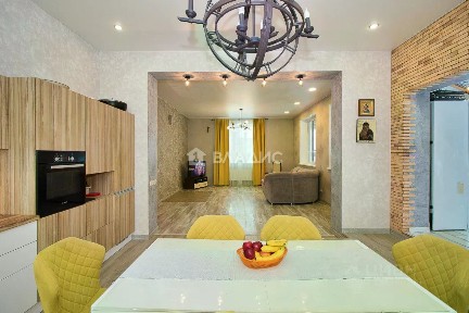 Продается 2-этажный дом, 238 м²