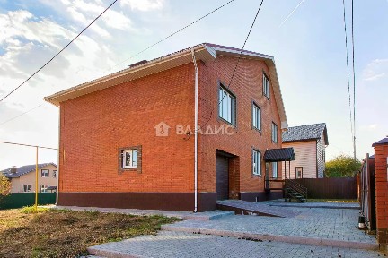 Продается 4-этажный дом, 371,1 м²