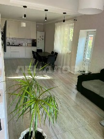 Продается 2-этажный дом, 140 м²