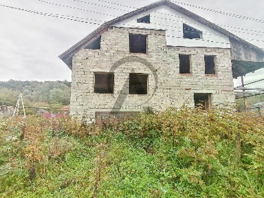 Продается 3-этажный дом, 333,5 м²