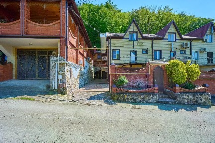 Продается 3-этажный дом, 500 м²