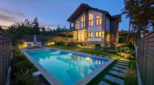 Продается 2-этажный дом, 268 м²