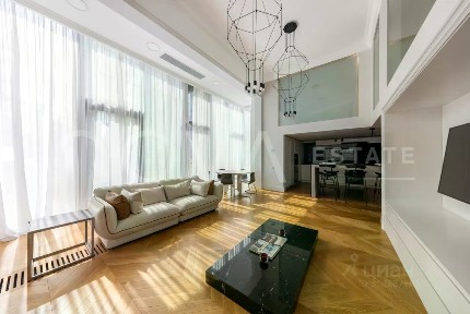 Продается 5-комн. квартира, 290 м²