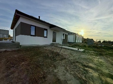 Продается 1-этажный дом, 100 м²