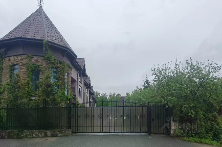 Продается 3-этажный таунхаус, 314 м²