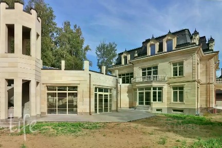 Продается 3-этажный дом, 1 911 м²