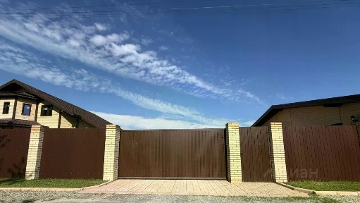 Продается 2-этажный дом, 244 м²