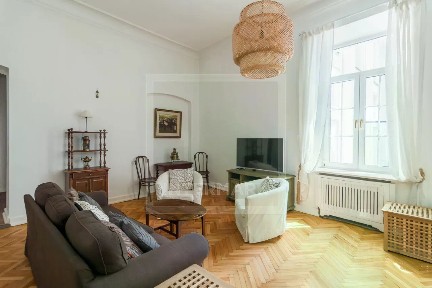 Сдается 4-комн. квартира, 135 м²