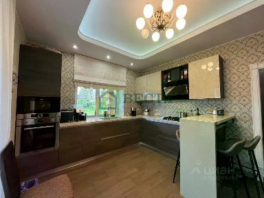Продается 2-этажный дом, 270 м²