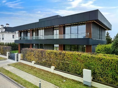 Продается 3-этажный дом, 870 м²