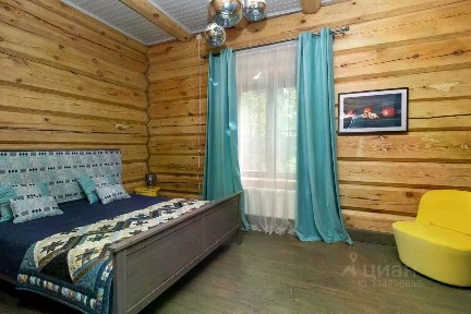 Сдается 2-этажный дом, 300 м²