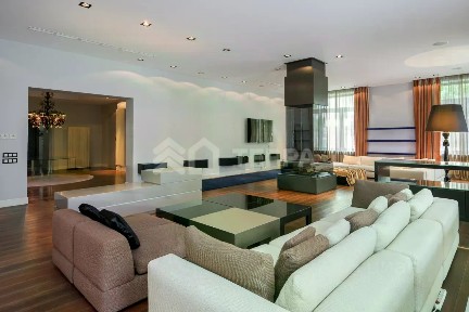 Сдается дом, 1 438 м²