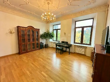 Продается многокомнатная квартира, 173 м²