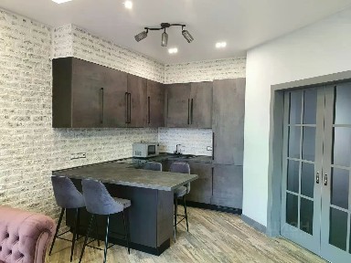 Продаются 3-комн. апартаменты, 93 м²