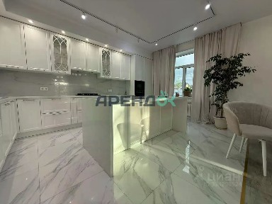 Сдается 2-этажный дом, 220 м²
