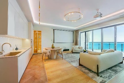 Продается 3-комн. квартира, 155 м²