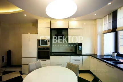 Продается 4-комн. квартира, 132,9 м²