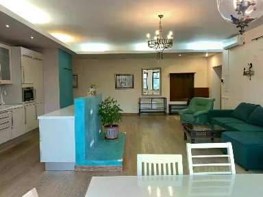 Сдается 3-комн. квартира, 140 м²