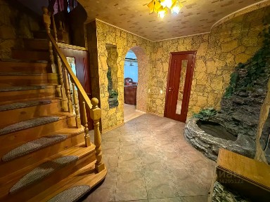 Продается 5-комн. квартира, 159,1 м²