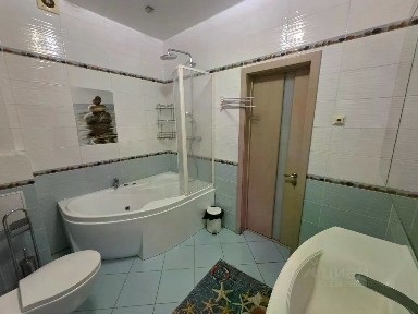 Продается 5-комн. квартира, 144 м²