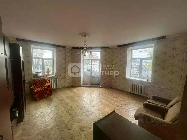 Продается 4-комн. квартира, 114 м²
